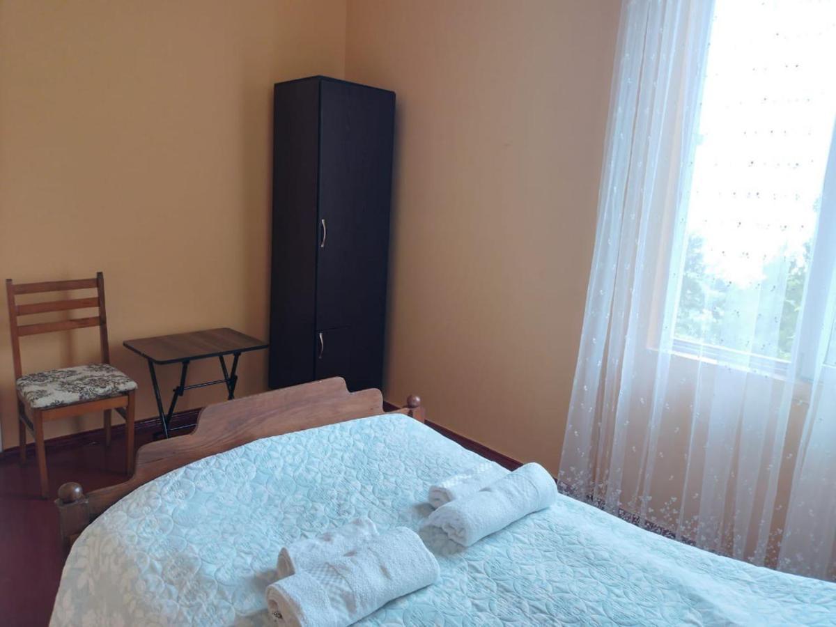 Merabi And Neli Guest House Махинджаури Экстерьер фото