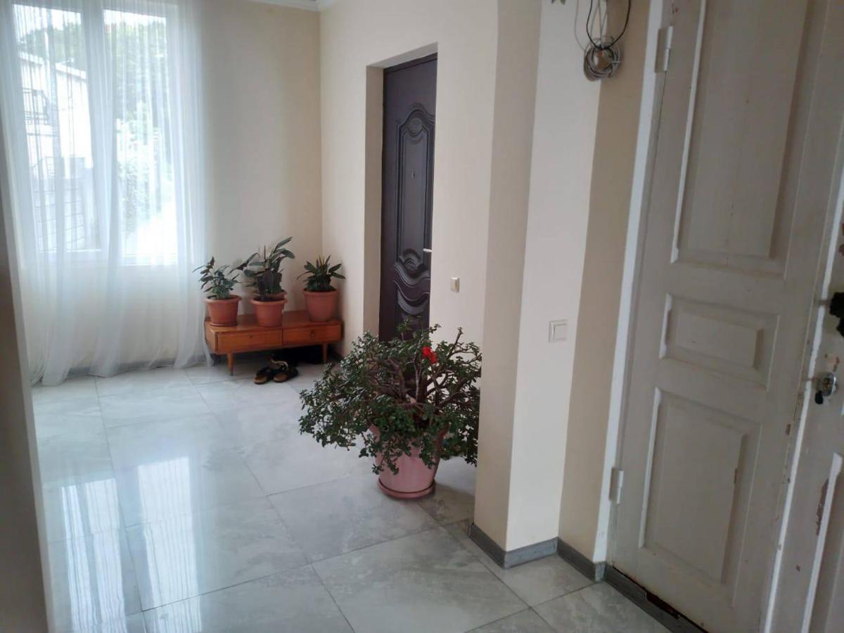 Merabi And Neli Guest House Махинджаури Экстерьер фото