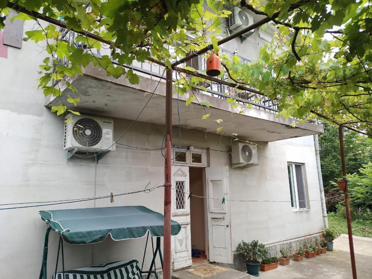 Merabi And Neli Guest House Махинджаури Экстерьер фото