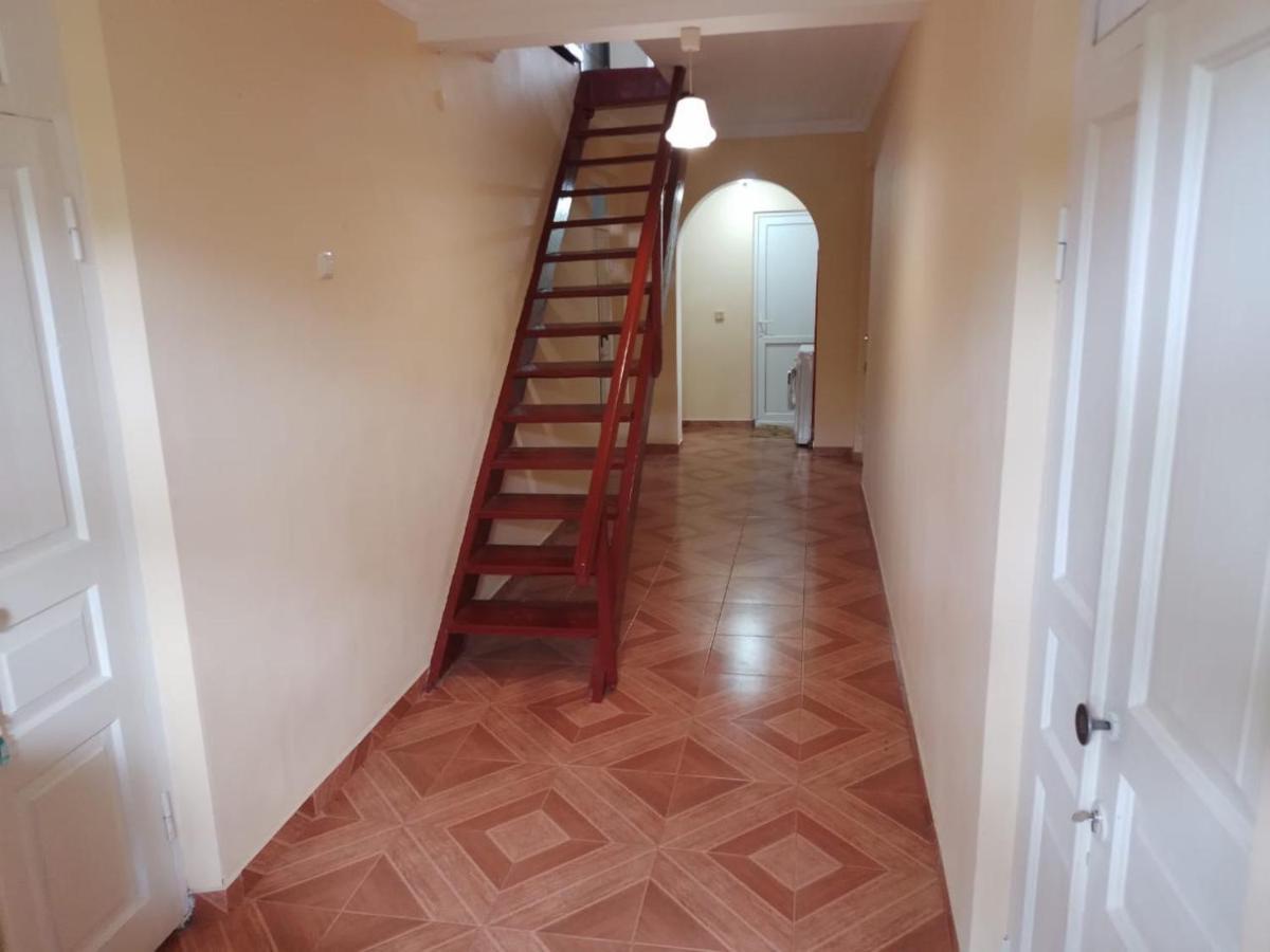 Merabi And Neli Guest House Махинджаури Экстерьер фото