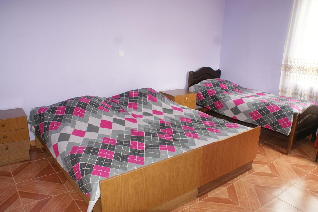 Merabi And Neli Guest House Махинджаури Номер фото