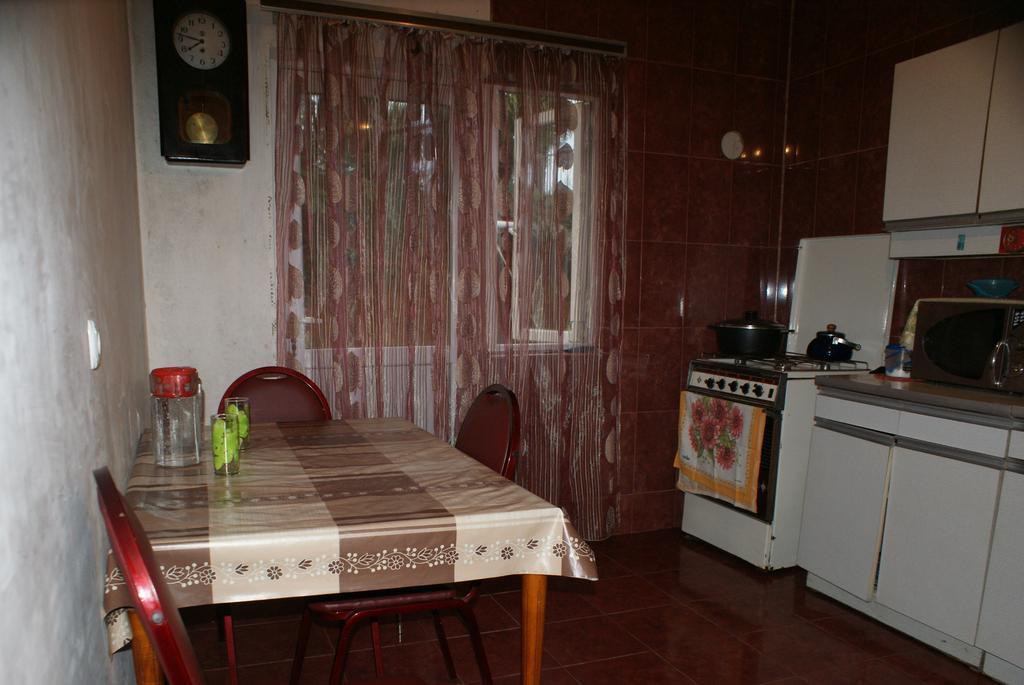 Merabi And Neli Guest House Махинджаури Номер фото