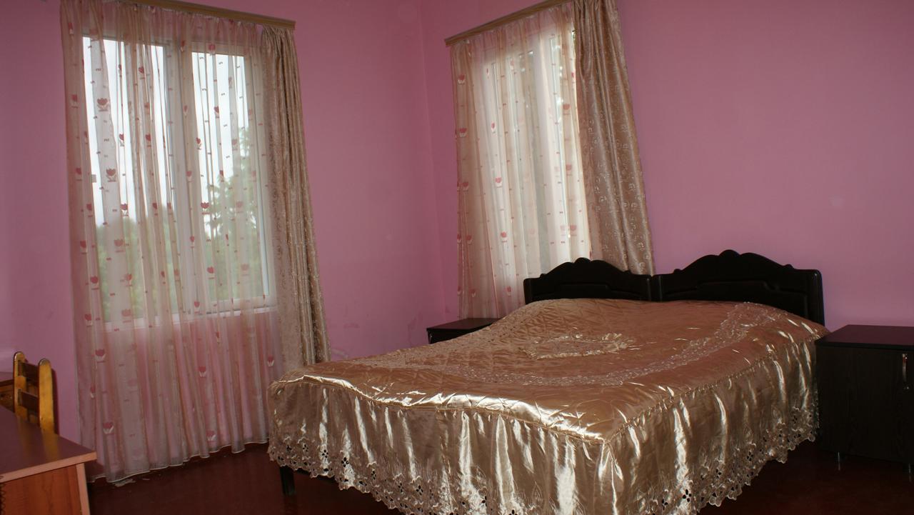 Merabi And Neli Guest House Махинджаури Экстерьер фото