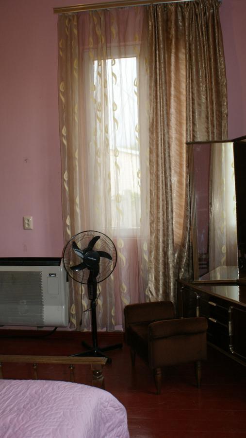 Merabi And Neli Guest House Махинджаури Экстерьер фото